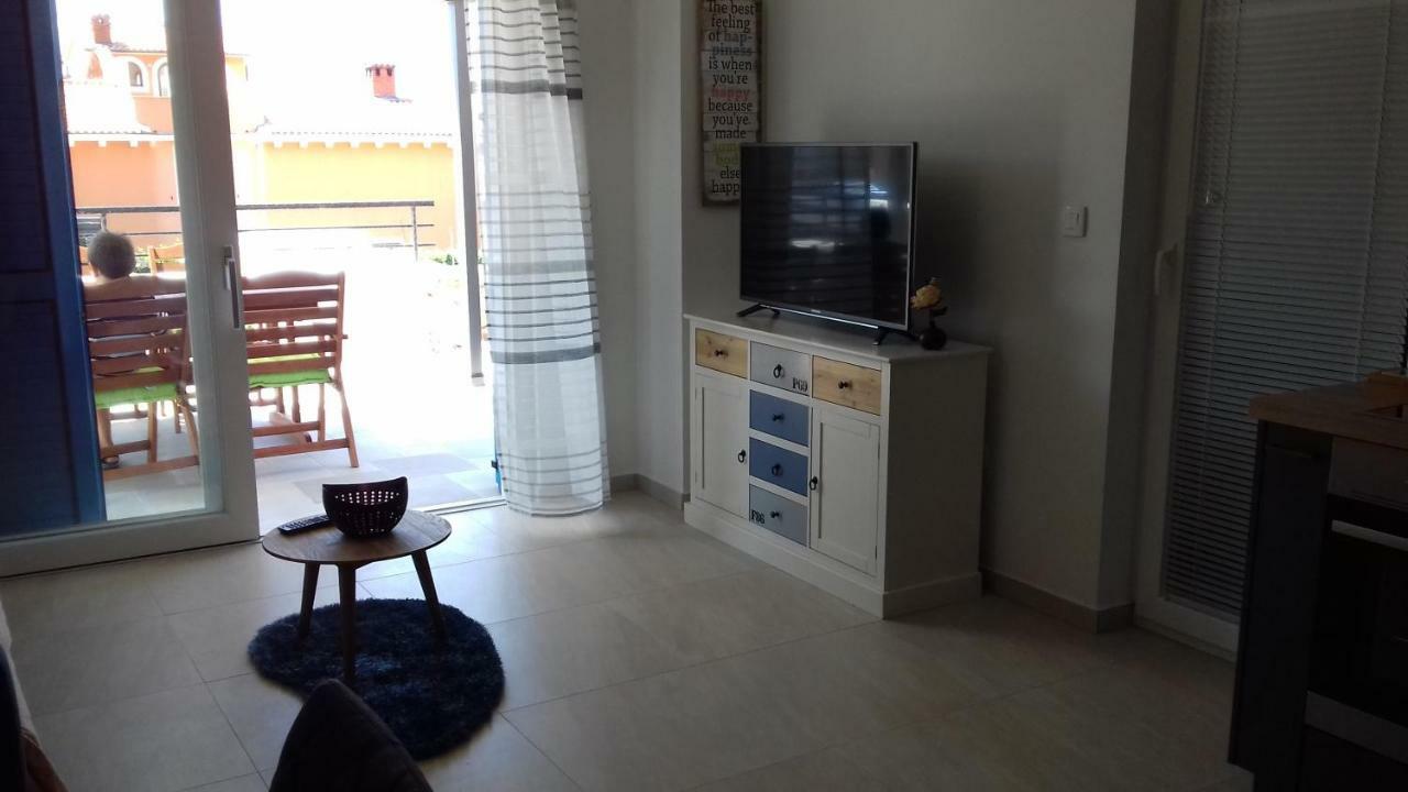 Lorena Cres Exterior foto